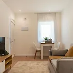 Yellow Charm - Campolide Apartments